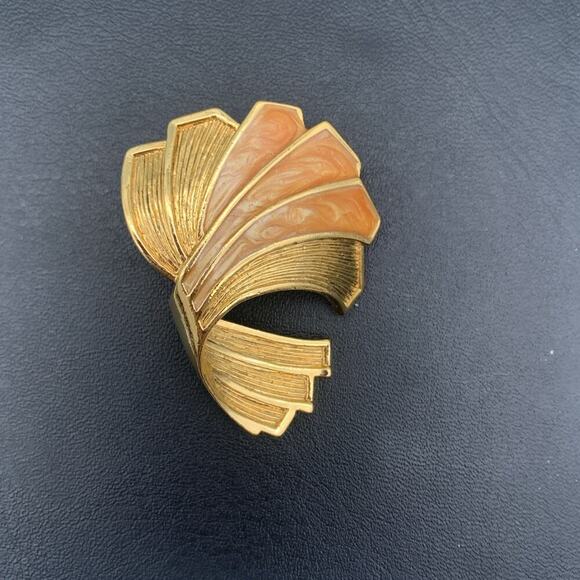 Vintage Avon Gold Tone & Orange Swirl Enamel Fan Swirl Scarf Holder / Clip - Picture 2 of 4